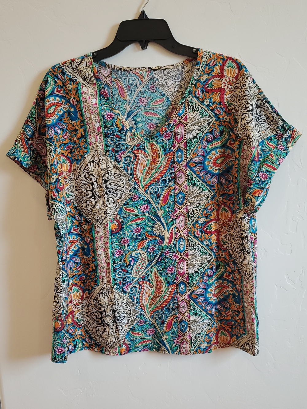 Ladies V-Neck Lightweight Top